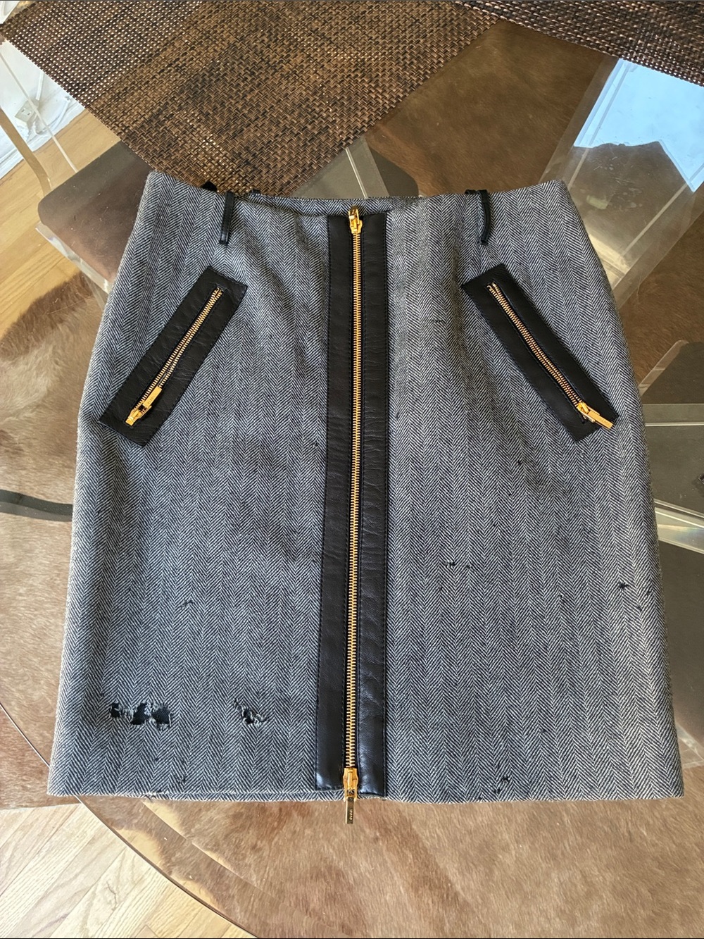 Gucci Gray Mini Skirt with Gold Zip & Black Trim size 40